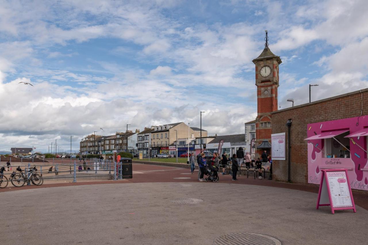 The Croston Balcony Apartment- Morecambe Central Promenade, Beach Front And Sea Views Εξωτερικό φωτογραφία